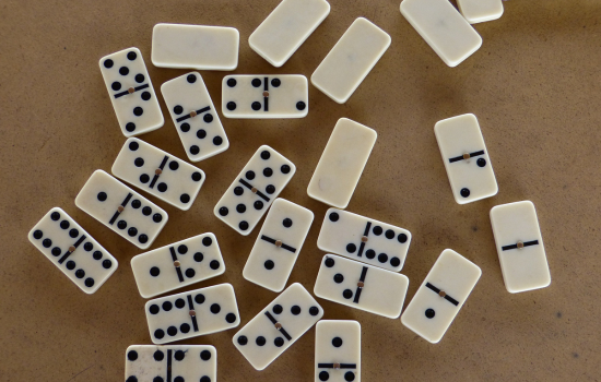 Juega dominó en tu celular: guía práctica para elegir app